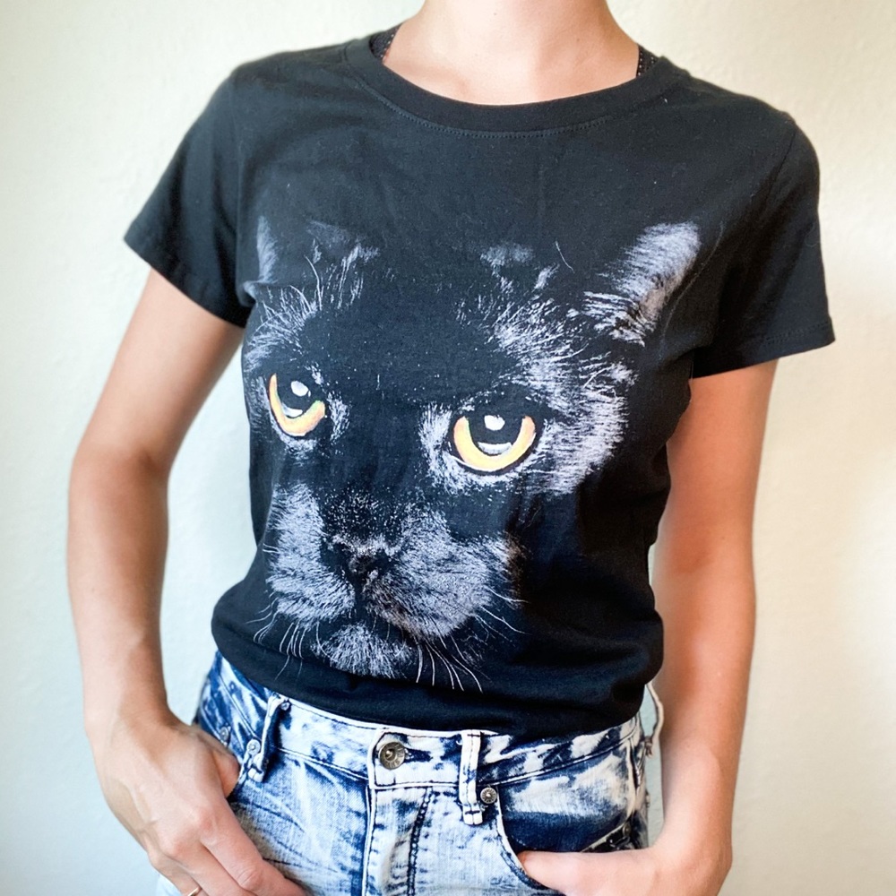 Black cat graphic tee | t-shirt